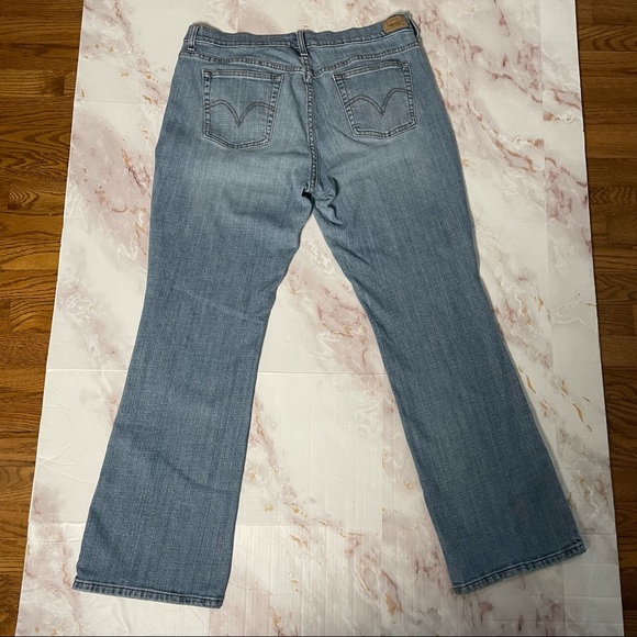 Levi’s 515 boot cut light wash jeans in women’s size 16 - Picture 3 of 12